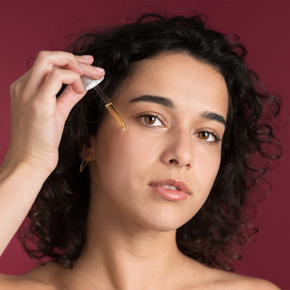 How to Apply Vitamin C Serum